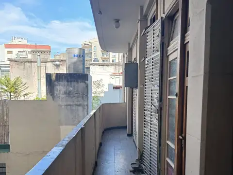 Defensa 1800, Piso 2