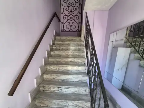 Depto Tipo Casa en Venta de 5 dormitorios