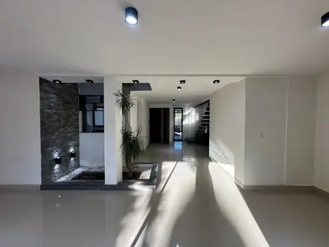 Casa 3 ambientes con 3 baños
