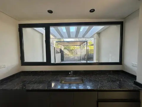 ¡Alquiler! Dúplex de 3 dormitorios en barrio El Refugio ¡A Estrenar!