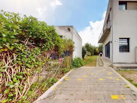 Casa 2 dormitorios 456 21 c y 21d Entre caminos City Bell La Plata