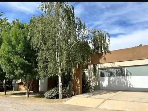 Casa en Venta en Plottier, USD 420.000