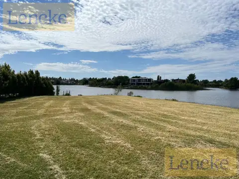 Excelente lote a la laguna con las mejores vistas, 1687 m2, posible financiación directa