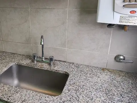 Alquiler 3 AMB (segundo por escalera) Olivos /Quinta Presidencial