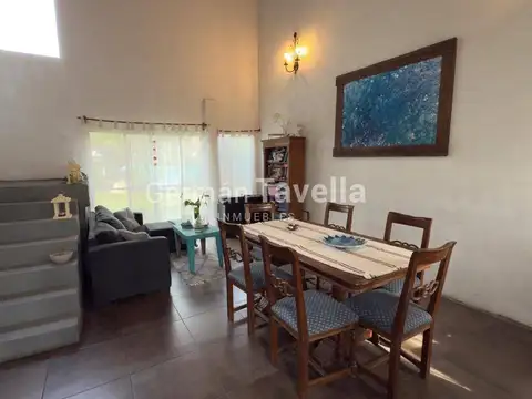 Casa 5 ambientes con 2 baños