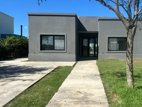 Casa en venta en Canton-Islas-5 ambientes-Espejo de agua.