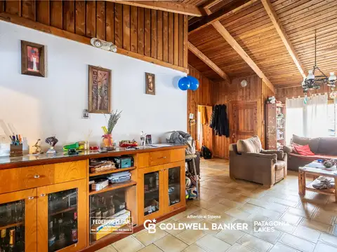 Casa 4 ambientes con 2 baños