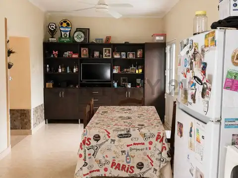 Casa 4 ambientes con 1 baño