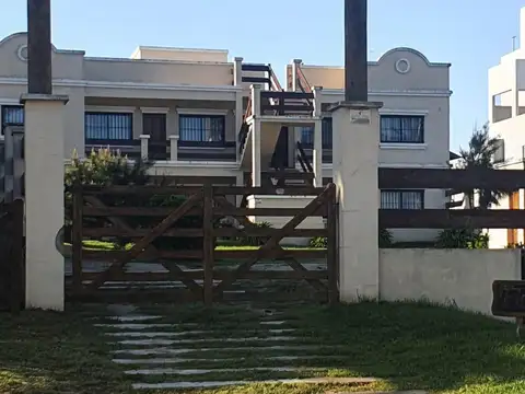 Av 2 entre Paseo 127 y 100