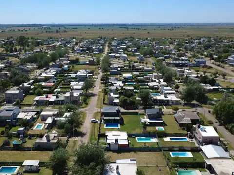 Carcaraña entre Bv de la Fe y Rigoberta Menchu