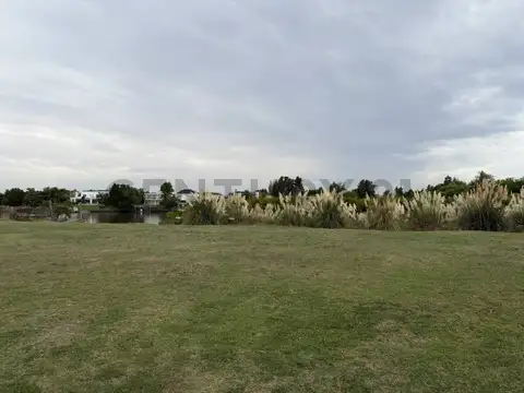 LOTE AL RIO EN BARRIO CANAL, VILLANUEVA