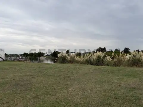 Terreno en Venta en Barrio Nautico Canal, USD 195.000