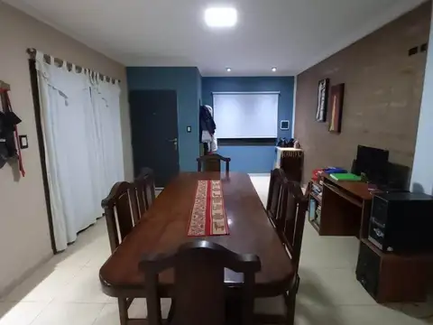 Casa 8 ambientes con 1 baño