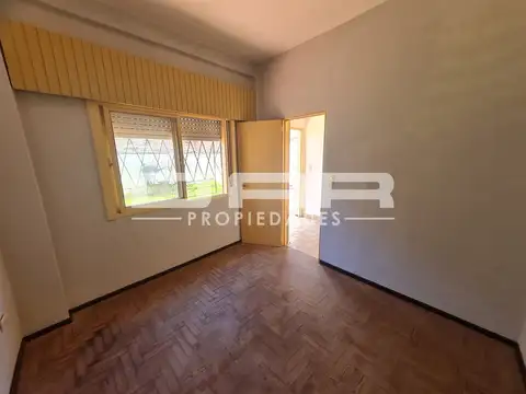 Liniers 500, Piso PB