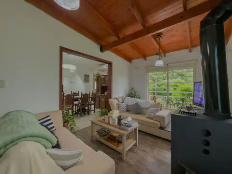 Casa en Venta con 3 cocheras