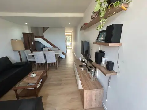 VENDE DUPLEX 3 AMB JARDIN B. CERRADO EN MASCHWITZ