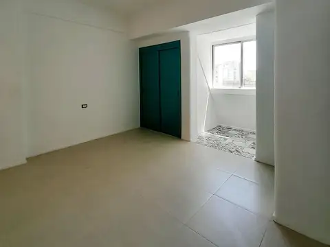 OPORTUNIDAD A ESTRENAR, Monoambiente Luminoso, Piso Alto, con cocina separada