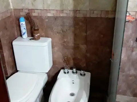 Casa: Venta en Gral. Lopez 941 VGG, Lote 126 m2, Dos plantas, 3 Dormitorios, Excelente.