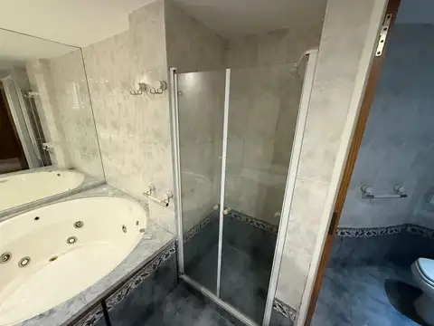 Departamento 7 ambientes con 4 baños