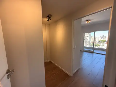 2 Ambientes al frente, todo luz, piso 11, excelente terminaciones