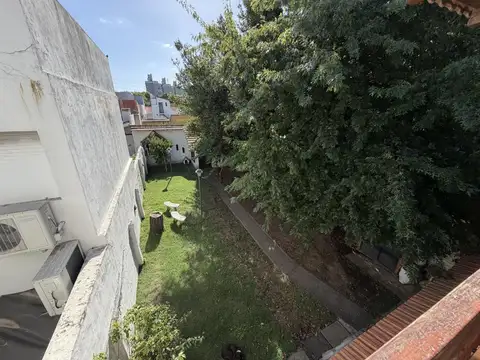 Chalet en Venta en Palomar de 6 Ambientes 3 Baños Quincho Fondo F: 10922