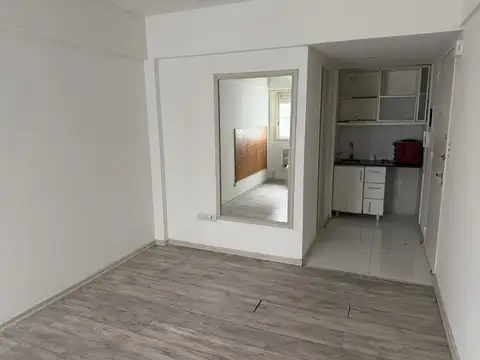 Esmeralda 900, Piso 10