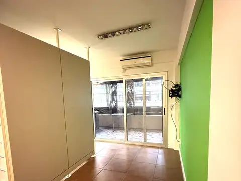 MONOAMBIENTE AL FRENTE CON BALCON y BAULERA. NO PAGA EXPENSAS NI AGIP ( SOLO EDENOR)