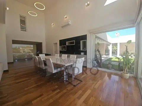 Casa en Venta en San Roque, USD 600.000