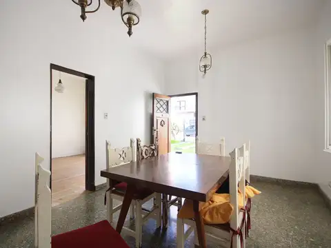 Casa 3 ambientes con 2 baños