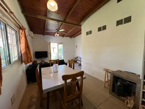 Venta Casa 4 Dormitorios con Local comercial en Funes Centro