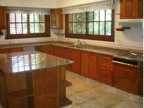 Lisandro De La Torre 909