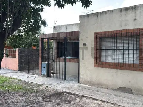 Casa en Venta en Berazategui, USD 70.000