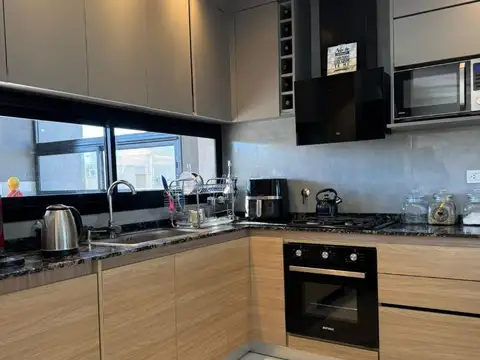 Casa 4 ambientes con 3 baños