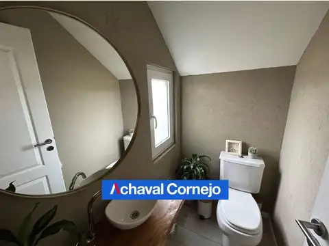 Casa en Alquiler con 1 cochera