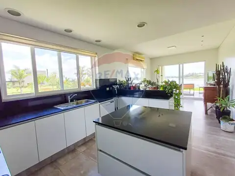 Casa en Alquiler de 5 dormitorios