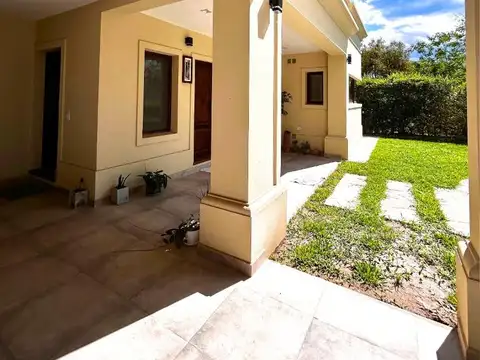 Casa en Alquiler de 4 dormitorios