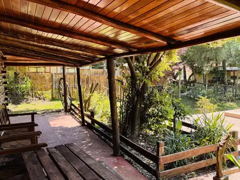 Casa en Venta con 2 cocheras