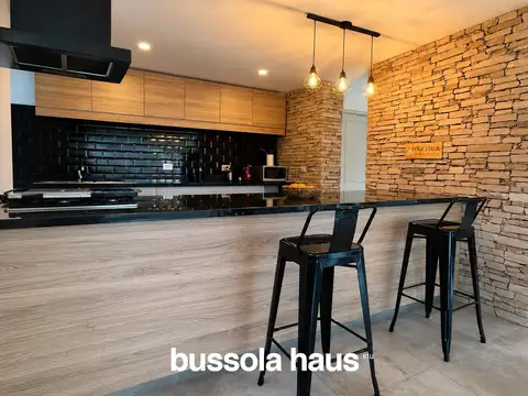 Casa 3 dormitorios en alquiler a la laguna Canton Norte Escobar