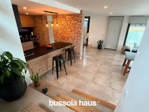 Casa 3 dormitorios en alquiler a la laguna Canton Norte Escobar