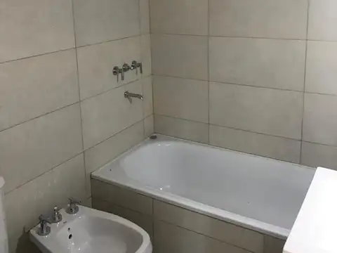 2 AMBIENTES MUY LUMINOSOS SOBRE AVDA. MITRE