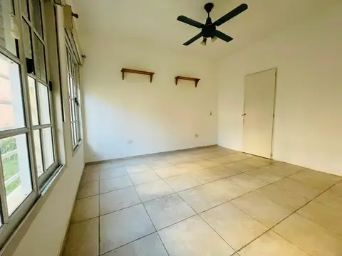 Depto Tipo Casa en Alquiler de 2 dormitorios
