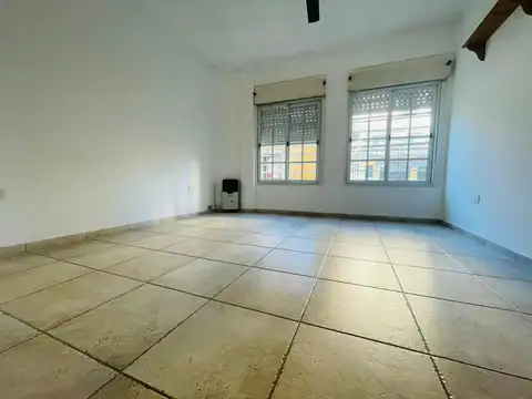 Depto Tipo Casa en Alquiler en La Plata, $ 800.000