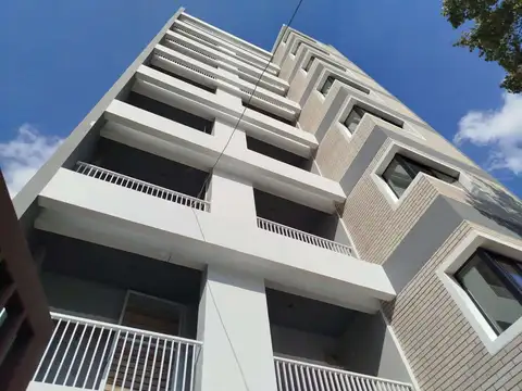 Lisandro de la Torre 2200