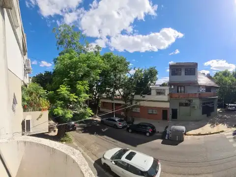 Depto Tipo Casa 3 ambientes con 2 baños