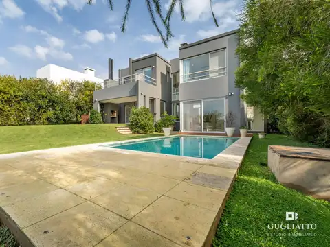 Casa 4 ambientes con 3 baños