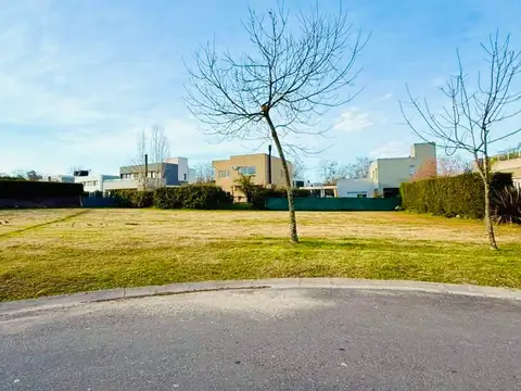 VENTA LOTE CENTRAL EN FINCAS DE HUDSON