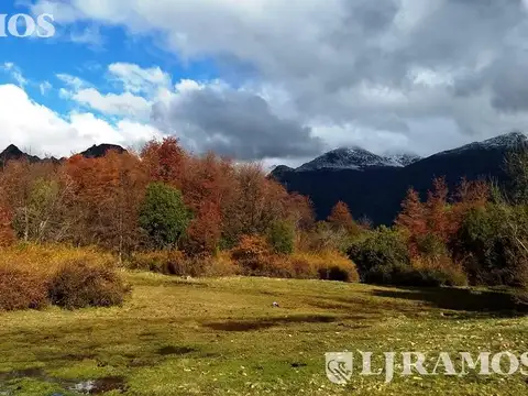 151 ha sobre río. El Bolsón, Río Negro