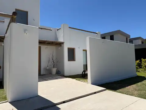 Casa en Venta en Campana, USD 550.000