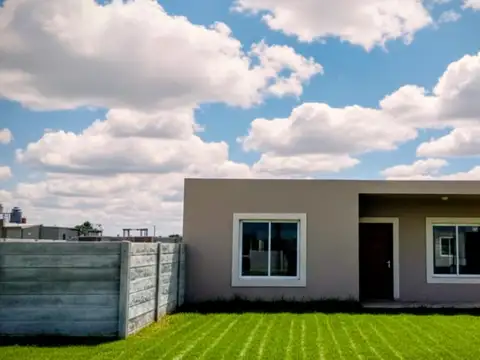 Casa en venta  Barrio Los Tilos de Domselaar. 4 ambientes