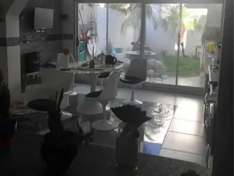 TRIPLEX DE CATEGORIA DE 3 AMBIENTES EN VENTA - VILLA SARMIENTO